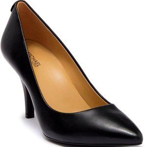 Michael Kors - Dorothy Flex Black Leather Pumps Size 7M.